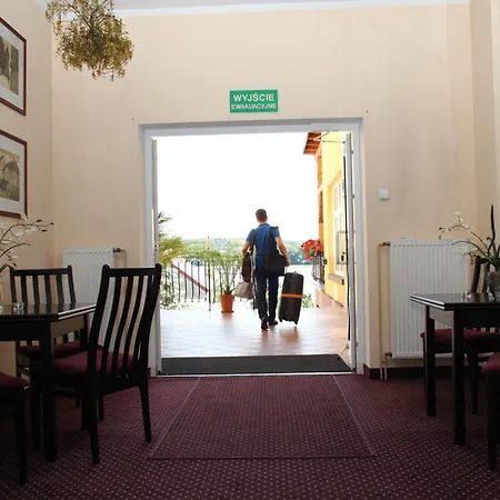 Huszcza 3* ムロンゴヴォ