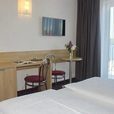 Huszcza 3* ムロンゴヴォ