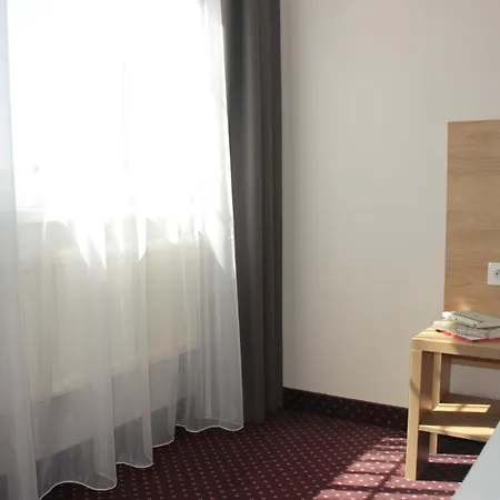 Huszcza 3*